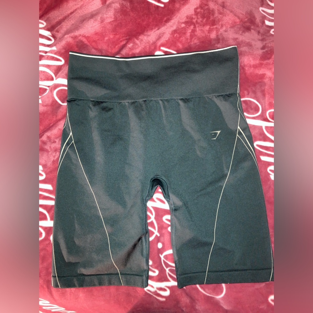 Gymshark Green apex shorts, seamless, new with tags, size XL